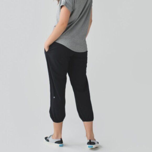Lululemon Om Pant in Black 12 - Picture 2 of 6